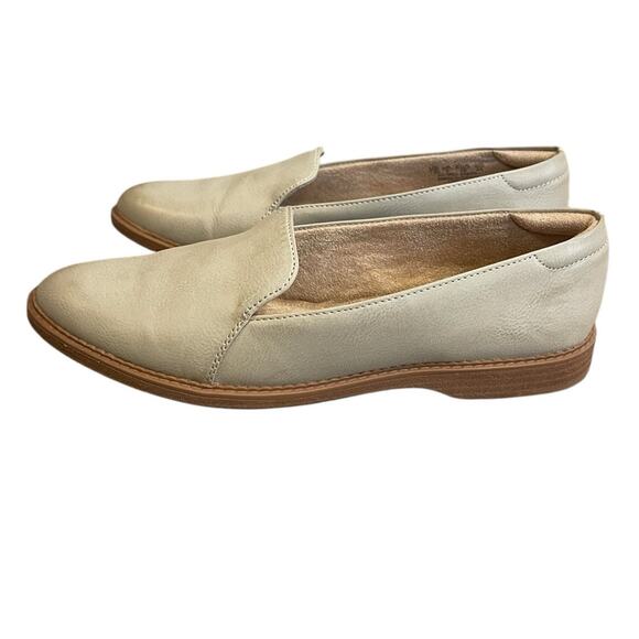 Naturalizer SOUL Yippee Faux Leather Slip On Flat Shoes in Stone Size 7.5 - Picture 2 of 10